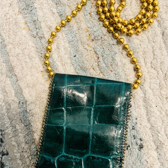 Vintage Hunter Green Croc-Embossed Crossbody Bag with Gold Chain - Picture 2 of 4